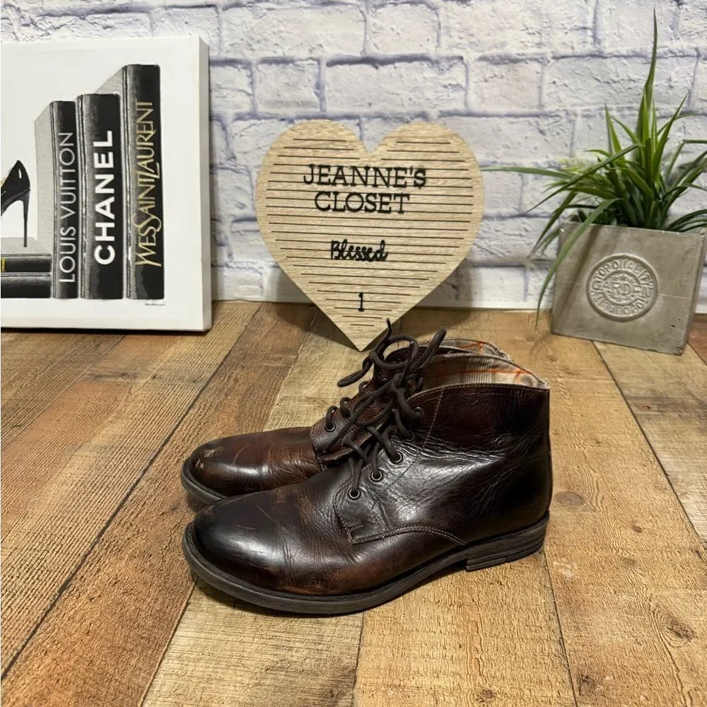 Bed Stu leather chukka boots size 10.5 with flaws